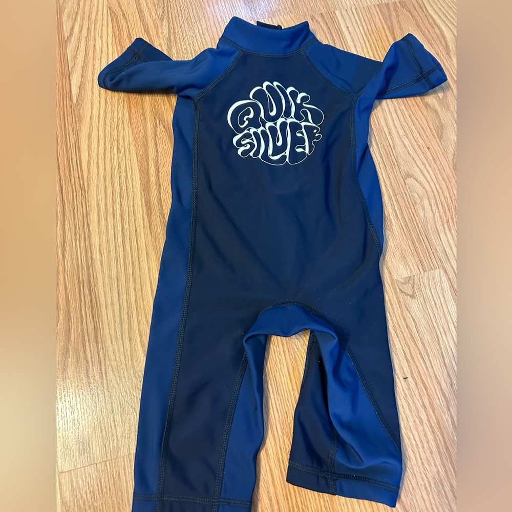 Kids quik silver wetsuit size 3